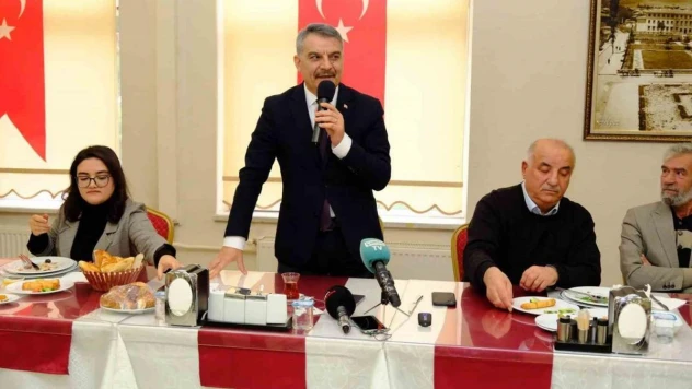 Vali Özkan, çalışan gazetecilerin gününü kutladı