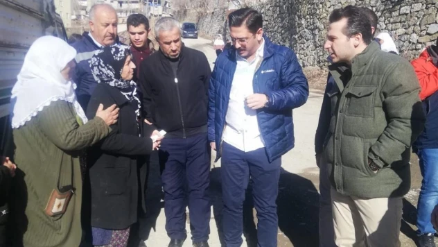 Vali yardımcıları heyelan bölgesinde incelemelerde bulundu