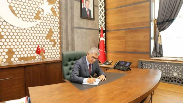 Valisi Çelik: 'Mehmet Akif Ersoy, dik duruşu ile örnek şahsiyetlerden biri olmuştur'