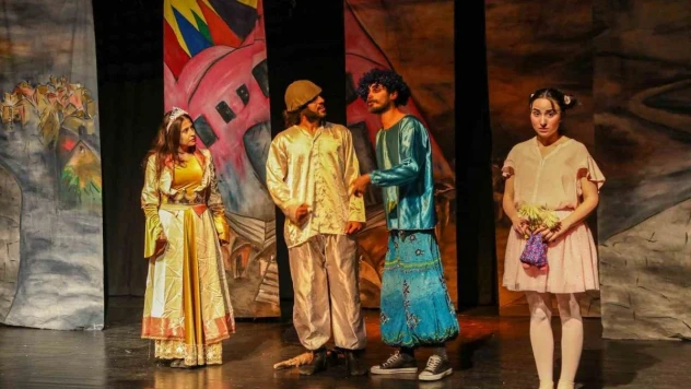 Van Büyükşehir Belediyesi öğrencileri sanat ile buluşturuyor