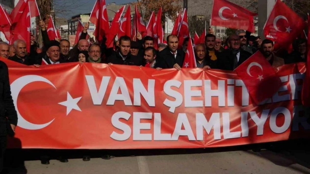 Van'da 'şehitleri anma ve teröre lanet' yürüyüşü yapıldı
