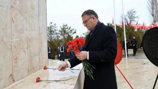 Van'da 18 Mart Şehitleri Anma Günü ve Çanakkale Zaferi'nin yıl dönümü