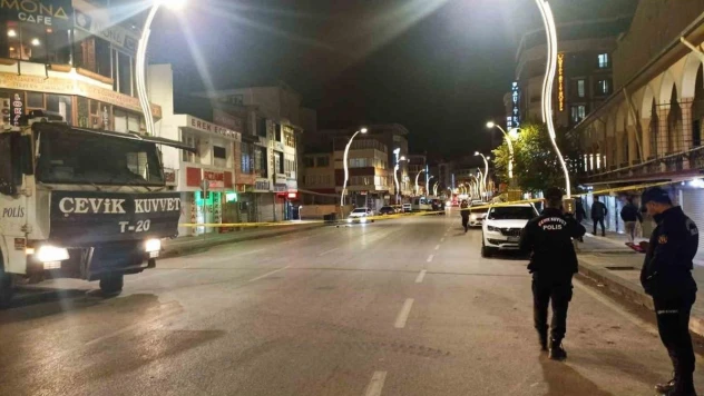 Van'da şüpheli paket alarmı: Fünyeyle patlatılan torbadan turşu bidonu ve kışlık sebze çıktı