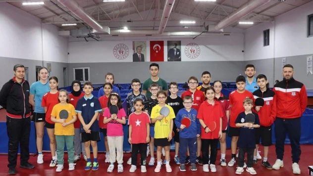 Yalova Belediyespor masa tenisinde sporcu fabrikası gibi