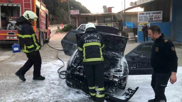 Yanan araçta maddi hasar oluştu