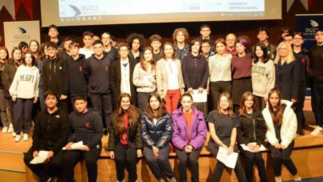 Yapay zeka ve makineler ile insan etkileşimi anlatıldı