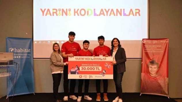 Yarını Kodlayanlar projesi kapsamında gençler afet yönetimi için fikir üretti