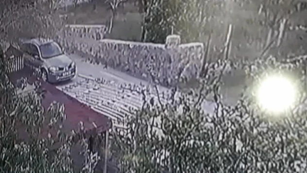 Hırsızlar yaşlı kadının parasını çalıp sırra kadem bastı