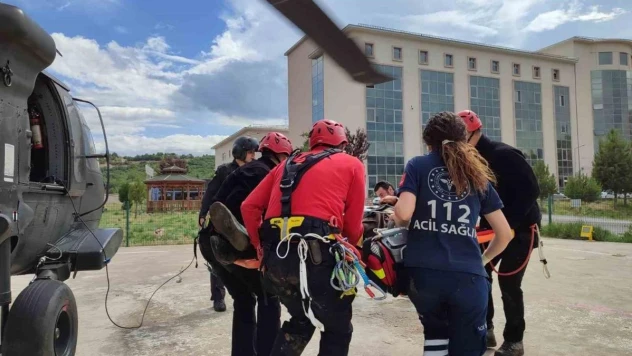 Yaylada kalp krizi geçiren çoban askeri helikopterle hastaneye kaldırıldı