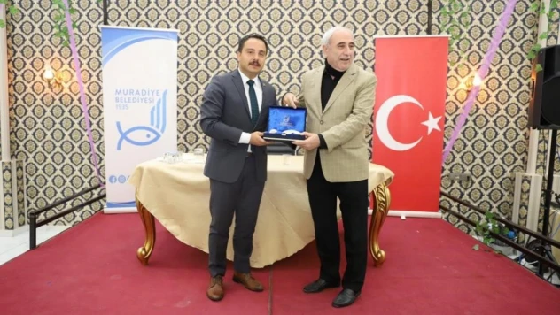 Yazar Prof. Dr. Nurullah Genç sevenleriyle buluştu