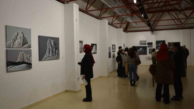 Yer Çekimi-Sessizlik adlı sergi ilgi gördü