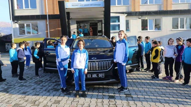 Yerli Malı Haftasında öğrencilere TOGG sürprizi