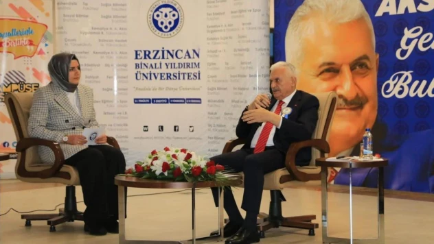 Yıldırım, üniversite öğrencileriyle söyleşide bulundu
