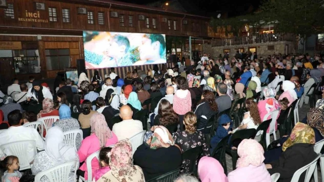 Yıldız Tozu filminin özel gösterimi Kemaliye'de yapıldı