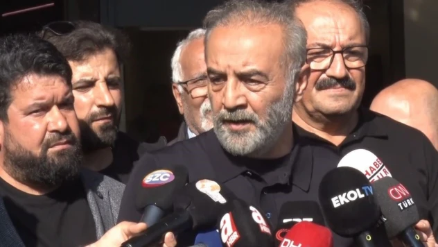 Yılmaz Erdoğan, Sırrı Süreyya Önder'i hastanede ziyaret etti