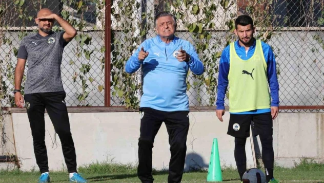 Yılmaz Vural'dan, TFF'ye yabancı teknik direktör eleştirisi