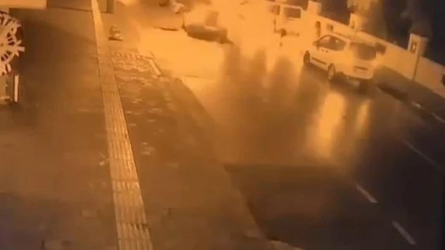 Yol denetiminde 'dur' ihtarına uymadı, polislere çarpıp hastanelik etti