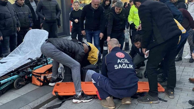 Yolun karşısına geçmek isteyen yayaya otomobil çarptı