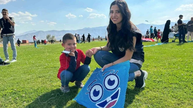 Yüksekova'da 'Uçurtma Şenliği' renkli görüntülere sahne oldu
