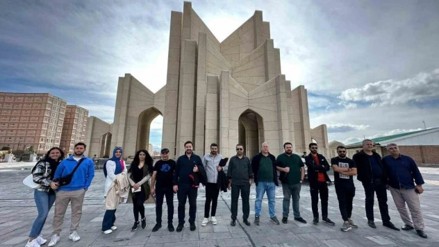 Yüksekovalılar Tebriz'in tarihi mekanlarını gezdi