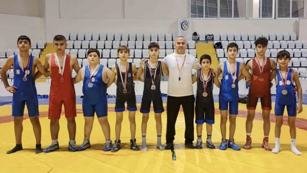 Yunusemre'nin altyapı güreşçileri Türkiye Şampiyonalarına damga vuruyor