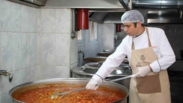 Yüreğir Belediyesi her gün 4 bin 200 aileye ulaşıyor