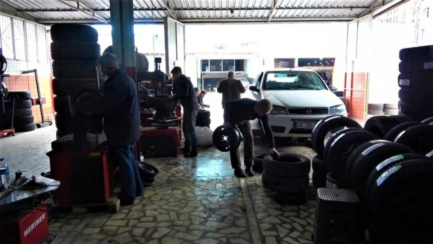 Zorunlu kış lastiği uygulaması: Oto lastikçilerde yoğunluk