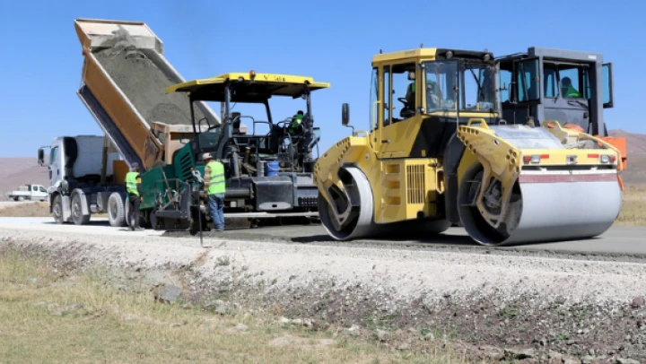 Türkiye'nin en soğuk ilçesine beton yol yapılıyor
