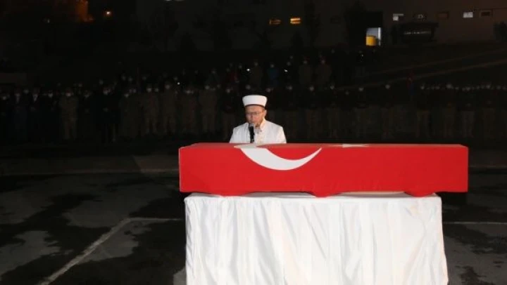 Genç  uzman çavuşa hüzünlü veda