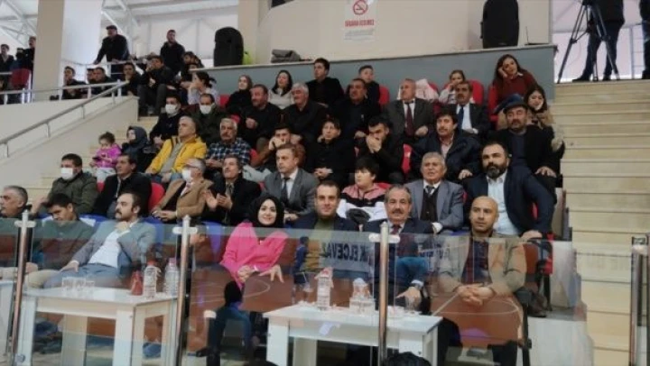 Adilcevaz Türşad Voleybol Takımı play-off oynamaya hak kazandı