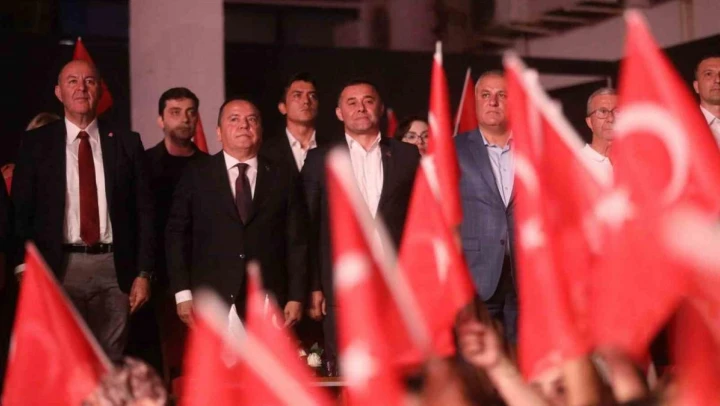 Alanya Cumhuriyetin 100. Yılını Büyükşehir'in Sefo konseri ve 500 dron gösterisi ile ile kutladı