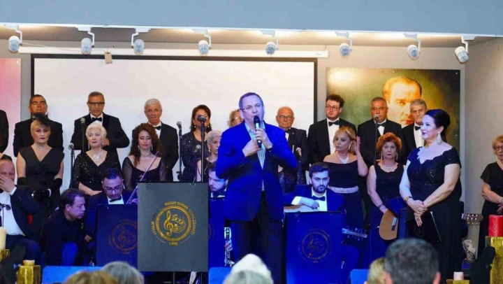 Ayvalık'ta TSM Korosundan bahar konseri