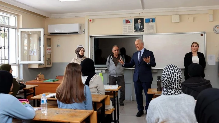 Başkan Gültak'tan üniversite sınavına hazırlanan öğrencilere destek