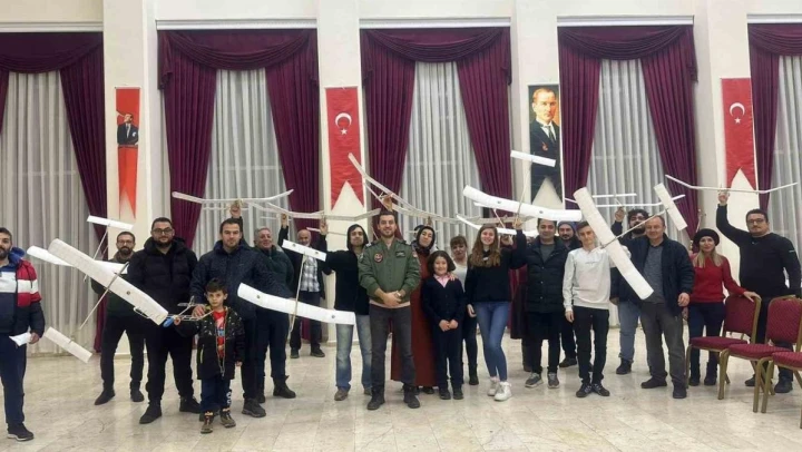 Bilecik'te ilk kez serbest model uçak rehber öğretmen başlangıç kursu açıldı