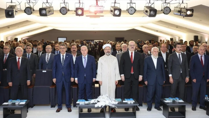 Diyanet İşleri Başkanı Erbaş, Uluslararası Serahsi Sempozyumuna katıldı