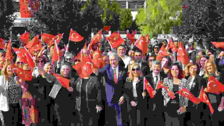 Ege Üniversitesinde 'Cumhuriyetin 100. Yılı Anıtı' törenle açıldı