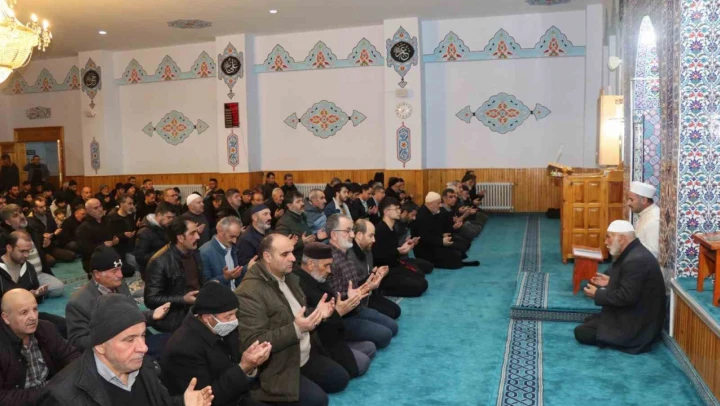 Erzurum'da Beraat Kandili coşkusu