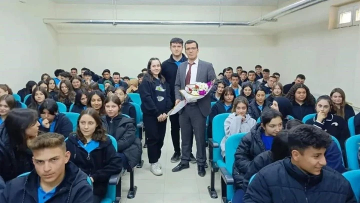 Sarıgöl İlçe Milli Eğitim Müdürü Yıldırak, öğrencilerle buluştu