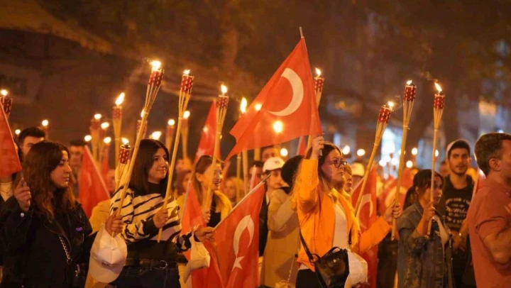 Siverek'te fener alayı yürüyüşü düzenlendi