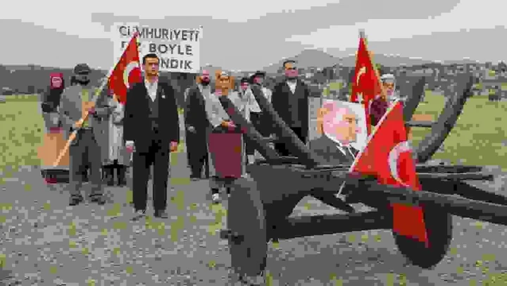 Yüreklere dokunan fotoğraf 90 yıl sonra canlandırıldı
