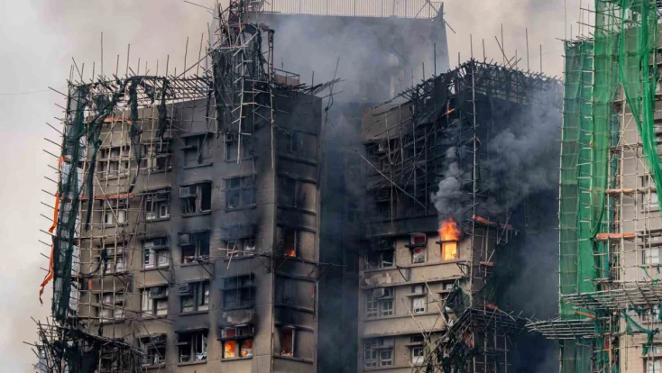 Hong Kong’taki yangın faciasında can kaybı 83’e yükseldi