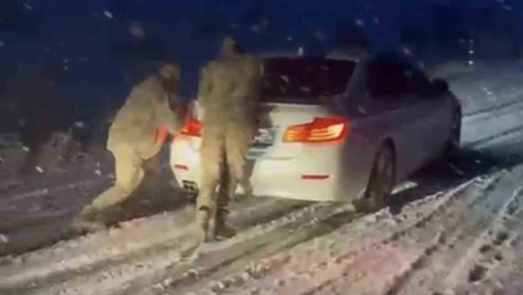 Muş-Bulanık yolunda ulaşıma kar engeli