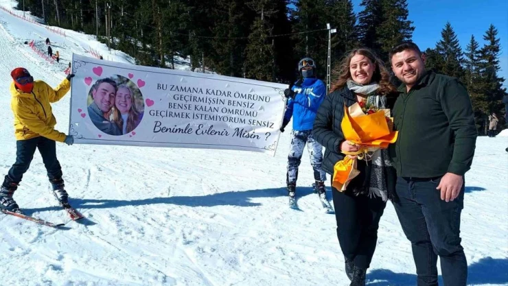2 Bin 200 rakımda karlar üstünde evlilik teklifi