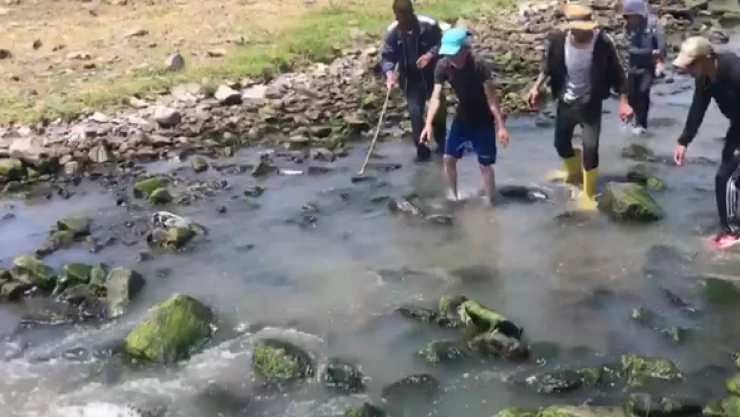 Kurak derede balık tuttular