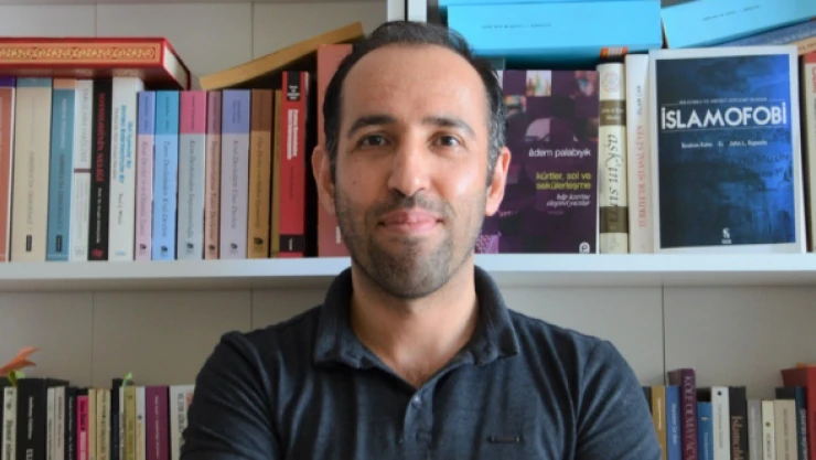 Doç Dr. Palabıyık: 'Meral Akşener, 28 Şubat ve Susurluk süreçlerinin hesabını vermelidir&quot