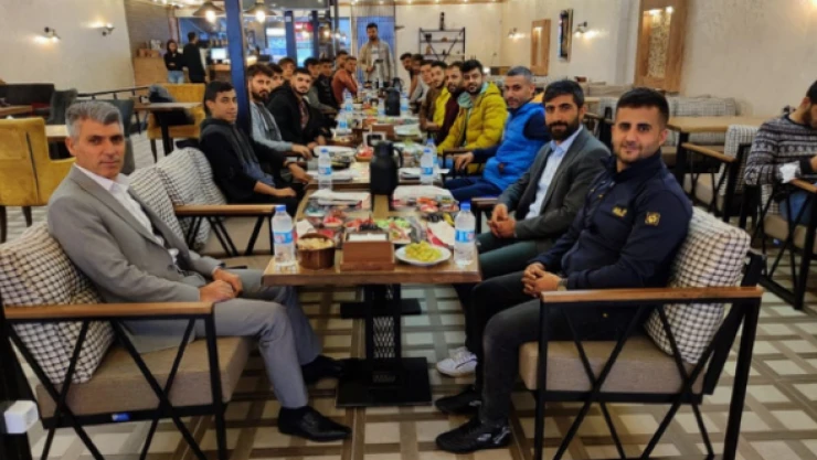 1960 Silopi Spor oyuncularına moral yemeği verildi