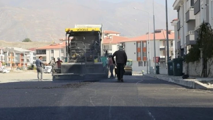 Yeni imar yolları asfaltlanıyor