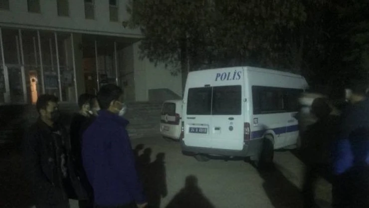 Erzincan'da bir evde 4 kaçak göçmen yakalandı