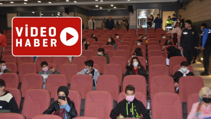 Muş polisi çocukları sinemayla buluşturdu