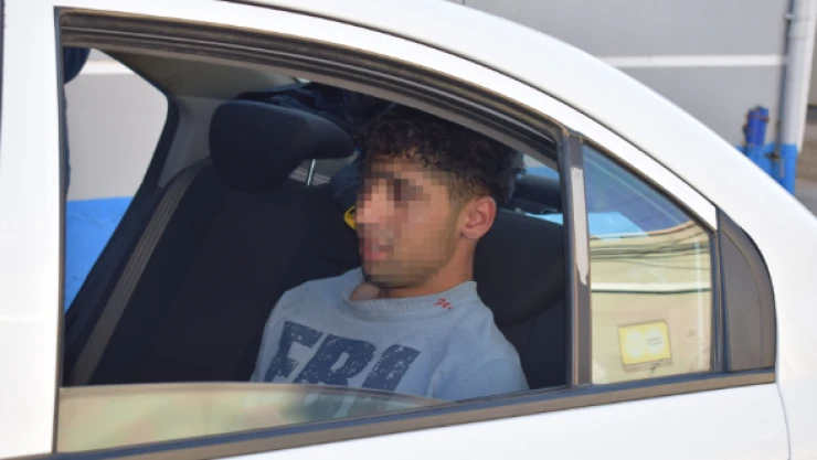 Onu tutmaya ters kelepçe bile yetmedi